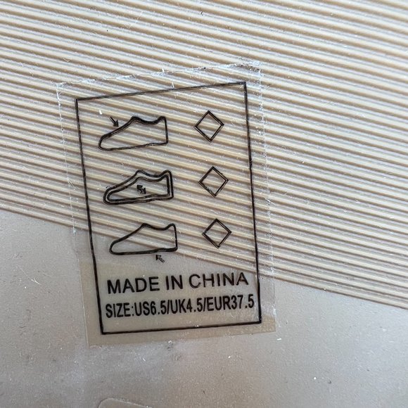 Qupid Women's Taupe Beige Open Toe Cushy Soft Cross Strap Flat Sandals Size 6.5 - Picture 8 of 9